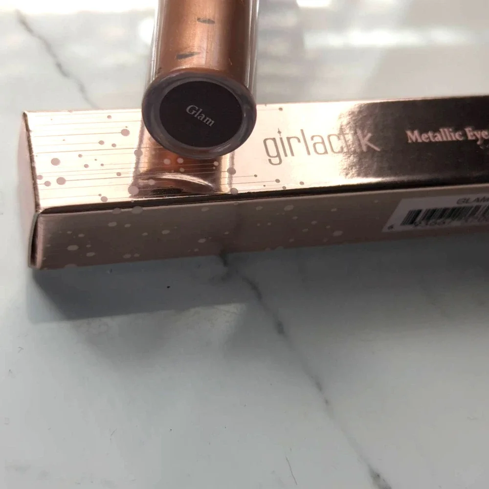 girllactik Mettallic Eye Sparkle in‎ GLAM
